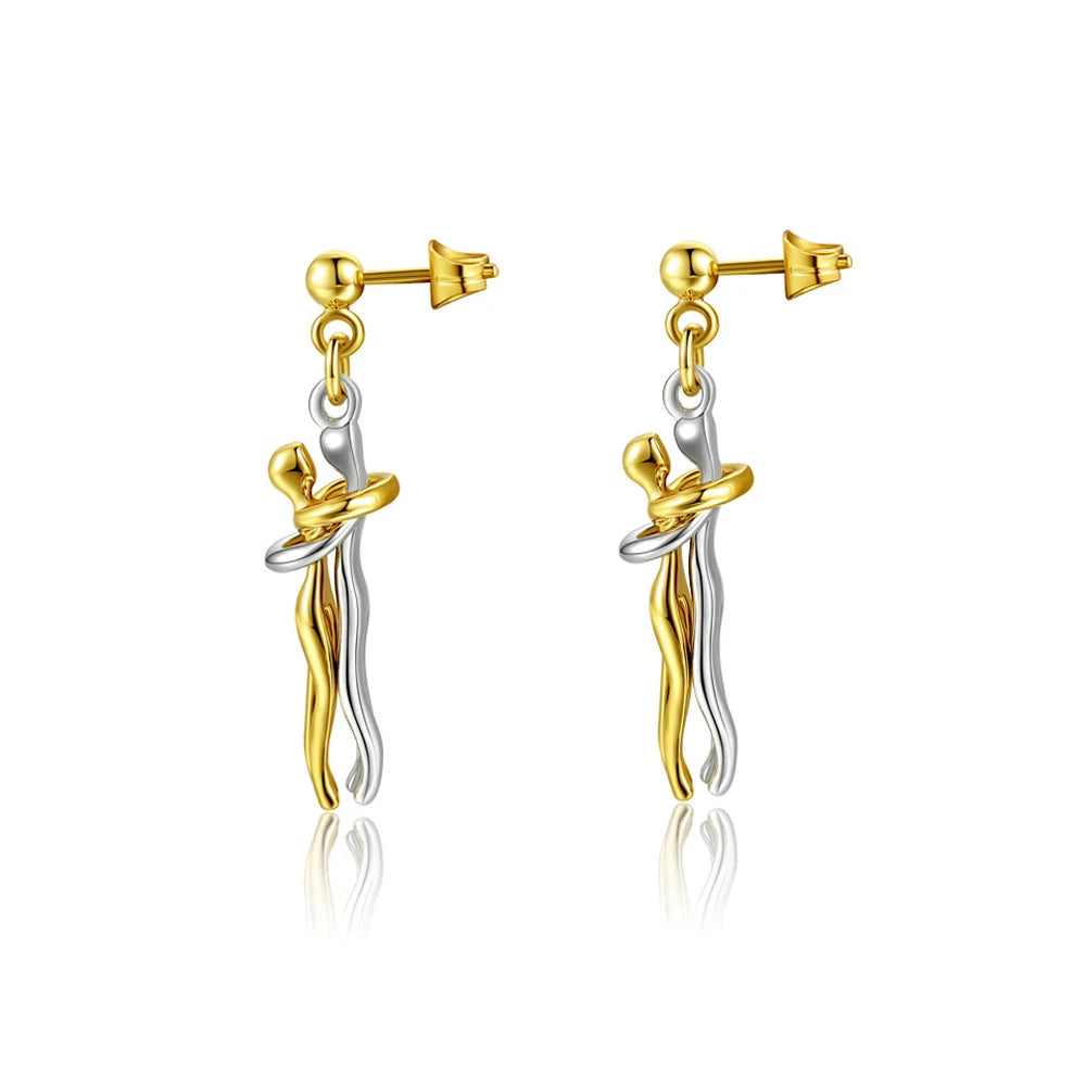 AMORÉA – 14K GOLD-PLATED HUG PENDANT NECKLACE